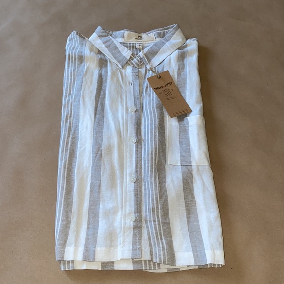 Cropped Button Down Top - Picture 5 of 9